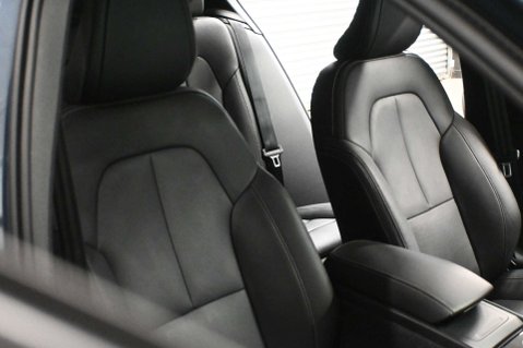 Volvo XC40 2.0 XC40 Inscription Pro B4 MHEV Auto 5dr 24