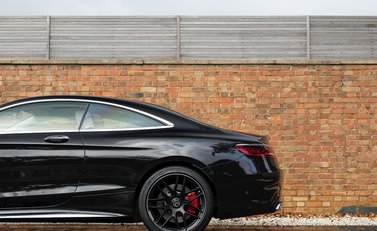 Mercedes-Benz S63 AMG Coupe 25
