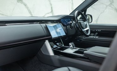Land Rover Range Rover P550e AUTOBIOGRAPHY 19