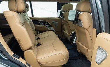 Land Rover Range Rover P400 Autobiography LWB 14