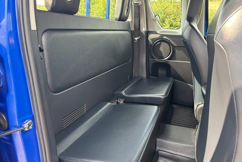 Toyota Hilux Active 4WD D-4D ECB Pickup 18