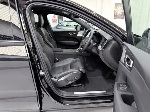 Volvo XC60 B5 ULTRA BLACK EDITION AWD 62