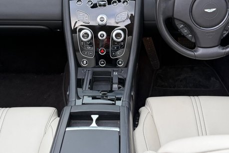 Aston Martin Vantage S V8 ROADSTER 21