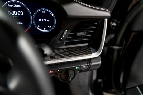 Porsche 911 TURBO S PDK. SPORTS CHRONO. HEATED & VENTILATED SEATS. PCCBS. SPORT EXHAUST 52