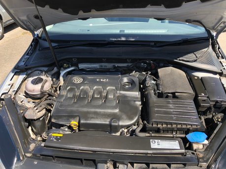 Volkswagen Golf SE TDI BLUEMOTION TECHNOLOGY FULL SERVICE HISTORY £20 TO TAX 27