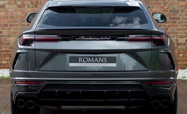 Lamborghini Urus 5