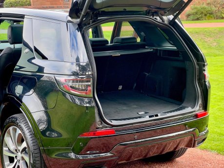 Land Rover Discovery Sport R-DYNAMIC HSE 17