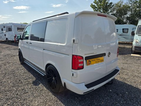 Volkswagen Campervan 13