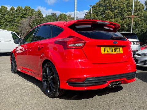 Ford Focus 2.0T EcoBoost ST-3 Euro 6 (s/s) 5dr 12