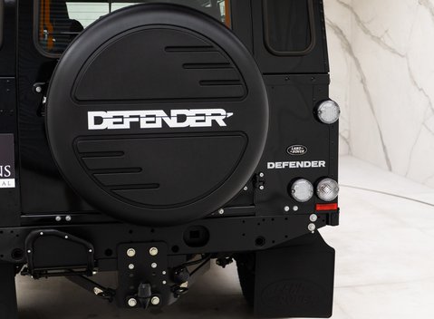 Land Rover Defender 110 XS 25