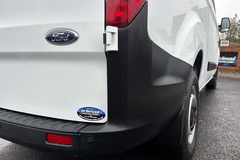 Ford Transit Custom 320 L2 Leader 130 ps DCIV with Air Conditioning 23