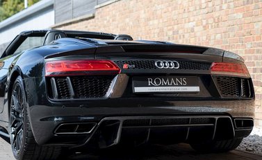 Audi R8 V10 Plus Spyder 23