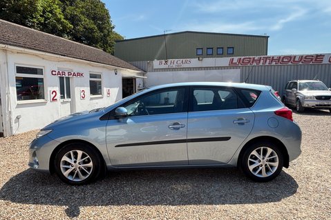 Toyota Auris ICON VALVEMATIC.. AUTOMATIC.. 9 MAIN DEALER SERVICES.. STUNNING EXAMPLE 19