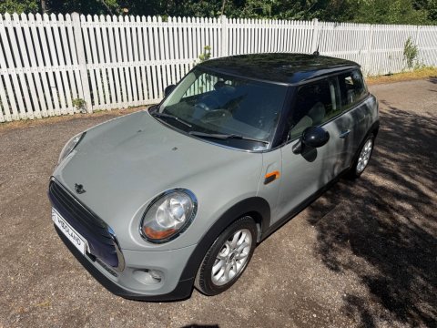 Mini Hatch COOPER 12