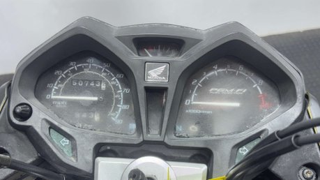 Honda CB GLR 125 2017 GOOD RUNNING PROJECT BIKE SPARES OR REPAIR 125CC 9