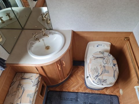 Auto-Trail Mohican Motor Home 43