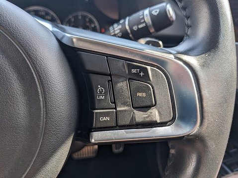 Jaguar XF PORTFOLIO 16