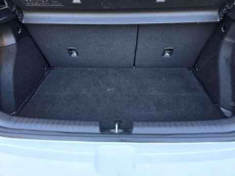 Hyundai i20 1.4 SE Hatchback 5dr Petrol Auto Euro 6 (100 ps) 34