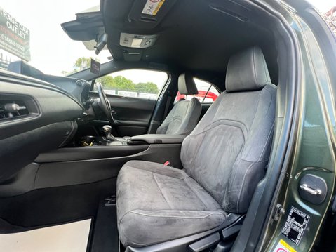 Lexus Ux 250H 64