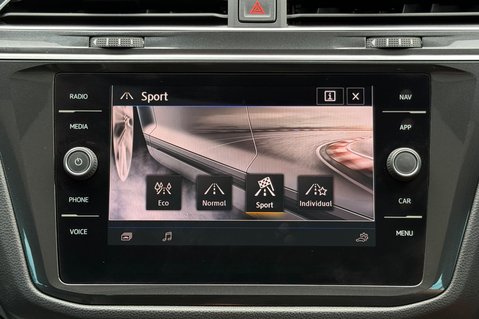 Volkswagen Tiguan SEL TSI BMT 4MOTION DSG - PANROOF - CARPLAY - FULL SERVICE HISTORY 45