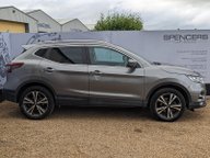 Nissan Qashqai DIG-T N-CONNECTA 10