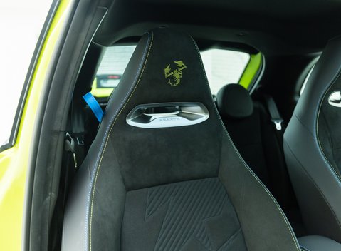 Abarth 500e Scorpionissima 14