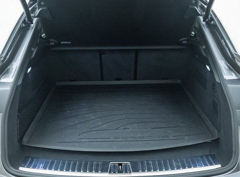 Porsche Cayenne E-HYBRID coupe 39