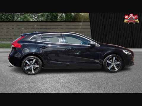 Volvo V40 T2 R-DESIGN NAV PLUS 9
