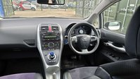 Toyota Auris 1.8 VVT-h T Spirit Hatchback 5dr Petrol Hybrid CVT Euro 5 (s/s) (136 ps) 20
