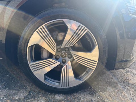 Audi E-Tron QUATTRO S LINE 31