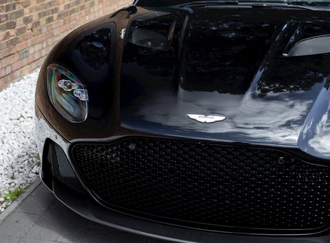 Aston Martin DBS Superleggera 21