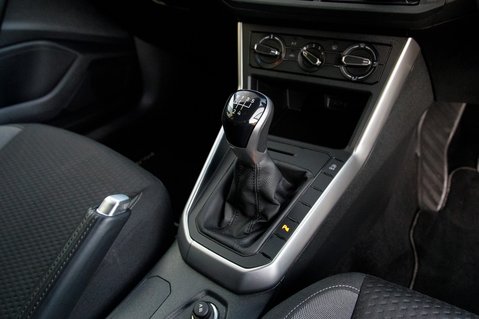 Volkswagen Polo LIFE TSI 31