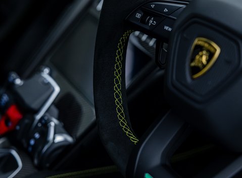 Lamborghini Urus PERFORMANTE 25