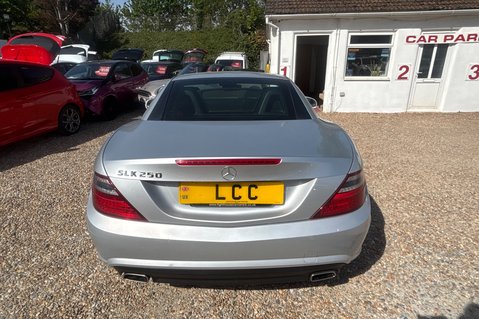Mercedes-Benz SLK SLK250 BLUEEFFICIENCY AMG SPORT ED125..11 SERVICES..LAST OWNER 9 YEARS.. 9