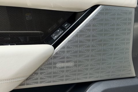 Land Rover Range Rover Velar FIRST EDITION - HUGE SPEC - PAN ROOF -1600W MERIDIAN -AIR SUSPENSION 15