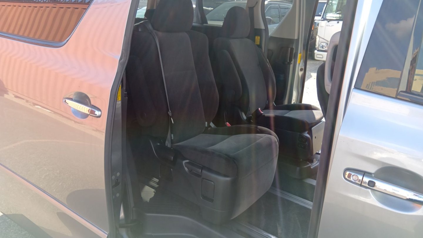2012 Toyota Alphard JDM car for sale — photo 20 of 25