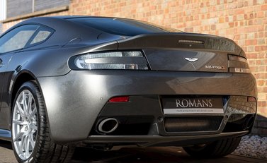 Aston Martin V12 Vantage S 25