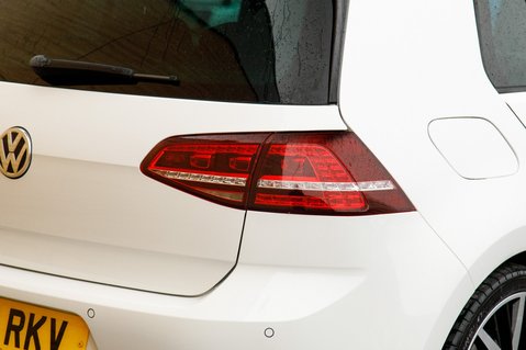 Volkswagen Golf GTI DSG 9