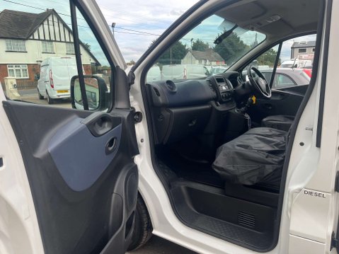 Vauxhall Vivaro 1.6 Vivaro 2700 CDTI 38