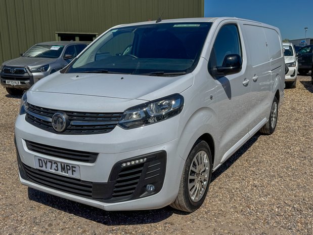 Vauxhall Vivaro LWB L2H1 [SOLD CR] Low Roof Pro 2900 Air Con Nav Sensors EURO 6 2