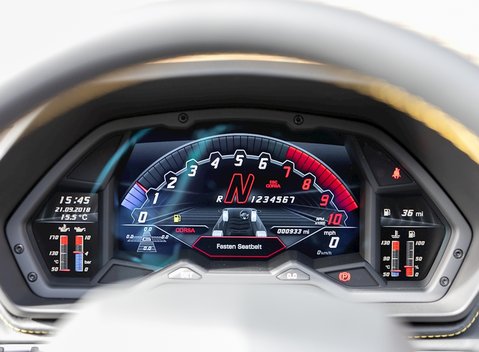 Lamborghini Aventador S LP740-4 Roadster 18