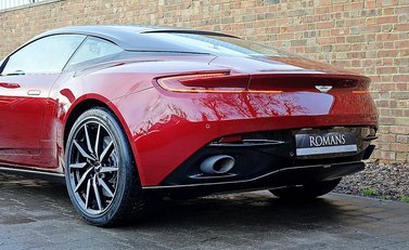 Aston Martin DB11 Launch Edition 9