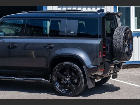 Land Rover Defender 3.0 Defender X-Dynamic HSE D MHEV Auto 4WD 5dr 25