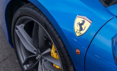 Ferrari 488 Spider 28