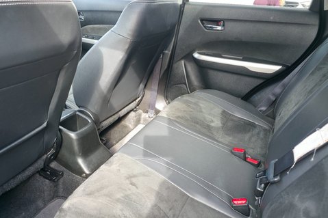 Suzuki Vitara SZ5 RUGGED.. 7 SERVICES.. SAT NAV..ELECTRIC OPENING SUNROOF..AIR CON.. 17