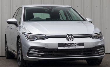 Volkswagen Golf 8 2.0 TDI Style 1