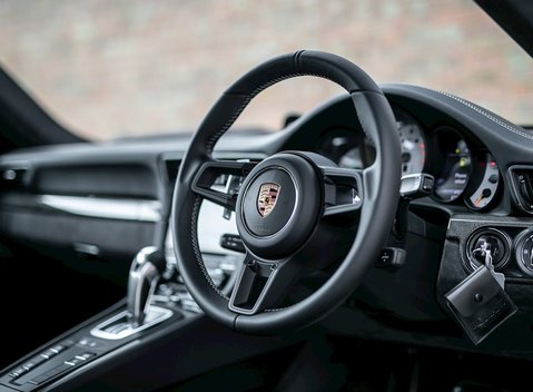 Porsche 911 (991.2) GT3 11