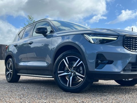 Volvo XC40 B4 PLUS AWD MHEV 14
