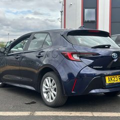 Toyota Corolla 2.0 VVT-h Icon Hatchback 5dr Petrol Hybrid CVT Euro 6 (s/s) (196 ps) 6