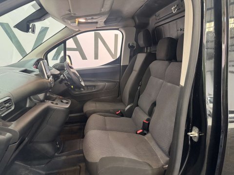 Peugeot Partner 1.5 Partner Asphalt Premium + BlueHDi Auto 18
